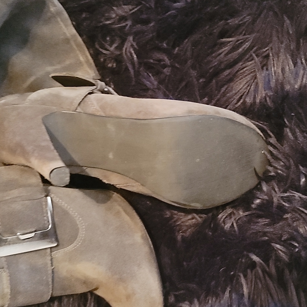 Boot - Picture 3 of 4